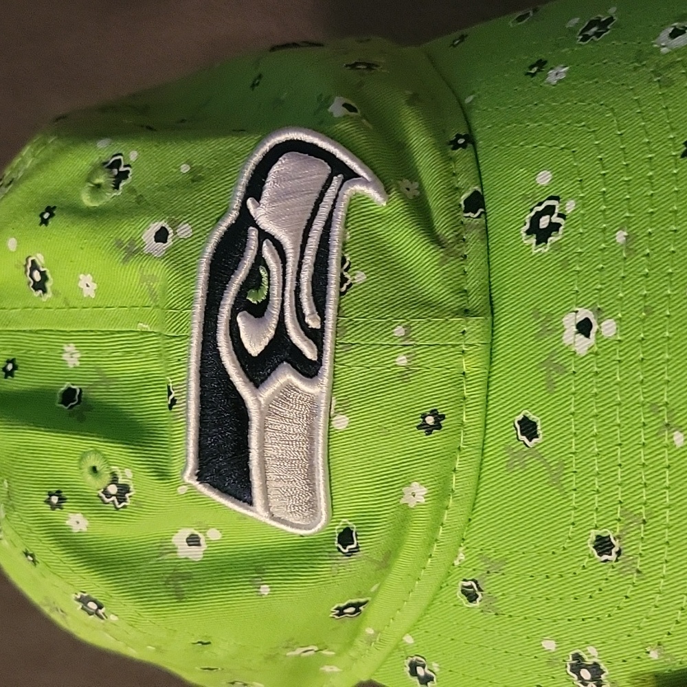 ❤️ NWT SEATTLE SEAHAWKS BALL CAP NFL WOMEN'S NEW ERA - Picture 2 of 6